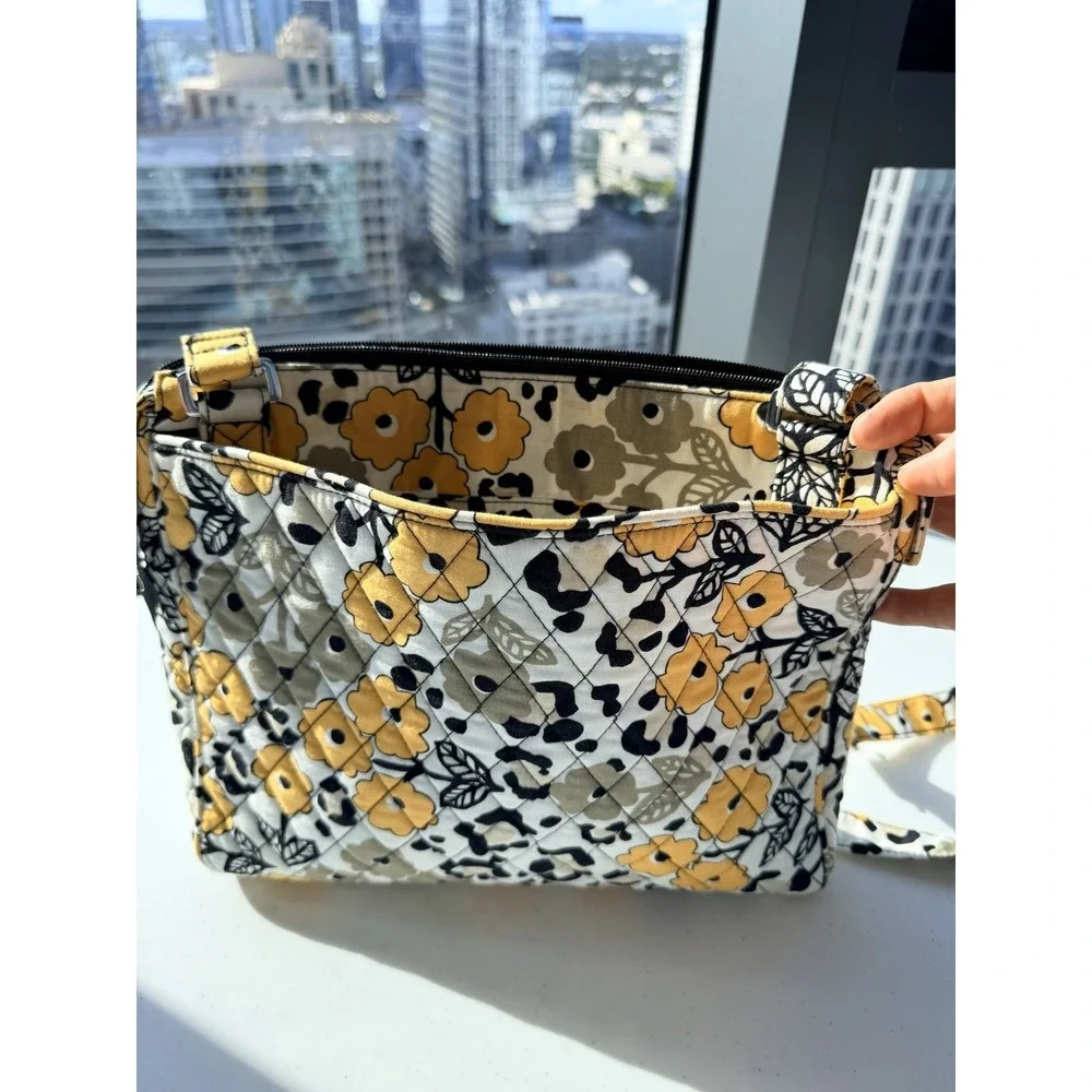 Vera Bradley Leopard Print Black Yellow Floral Messenger‎ Purse Crossbody